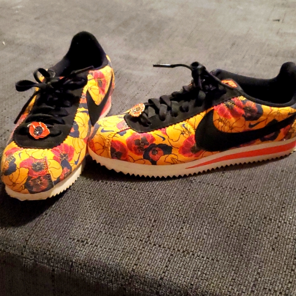 Nike Classic Cortez LX "gold floral"